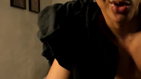 Snapshot of ivano_jones chatting on February 19, 10:34 am Ivano online show from February 19, 10:34 am