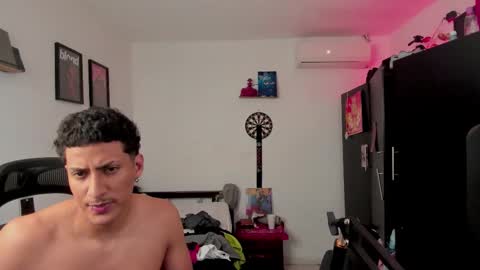 Snapshot of ivano_jones chatting on October 22, 10:30 am Ivano online show from October 22, 10:30 am
