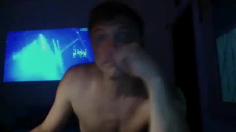 Snapshot of izealvaro chatting on October 17, 7:34 am izealvaro online show from October 17, 7:34 am