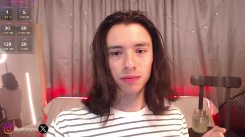 Hey im Jaxxxon check my info     online show from July 23, 1:41 pm