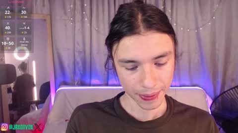 Hey im Jaxxxon check my info     online show from July 3, 11:38 am
