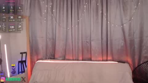 Hey im Jaxxxon check my info     online show from June 22, 2:21 pm