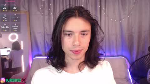 Hey im Jaxxxon check my info     online show from July 4, 11:57 am