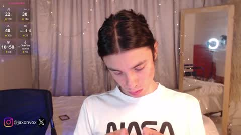 Hey im Jaxxxon check my info     online show from August 3, 10:54 am