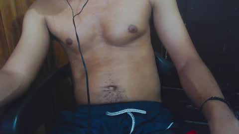 Snapshot of j_castello chatting on October 18, 5:34 am J online show from October 18, 5:34 am