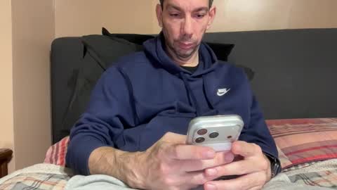 Snapshot of j_dc chatting on October 15, 6:04 pm j_dc online show from October 15, 6:04 pm