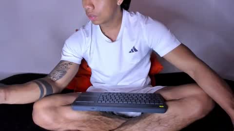 Snapshot of j_musiry chatting on October 19, 1:36 pm i am juan musiry independent model online show from October 19, 1:36 pm