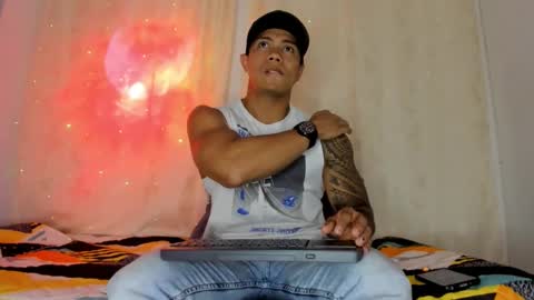 Snapshot of j_musiry chatting on December 7, 3:14 am i am juan musiry independent model online show from December 7, 3:14 am