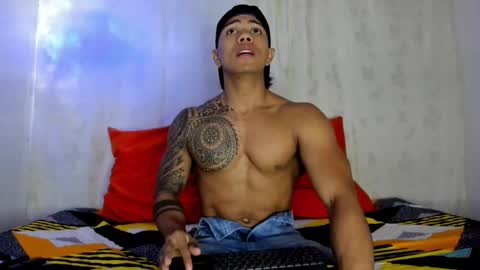 Snapshot of j_musiry chatting on March 5, 5:18 am i am juan musiry independent model online show from March 5, 5:18 am