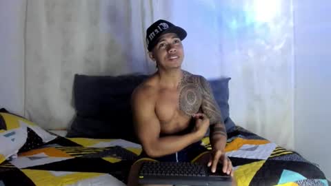 Snapshot of j_musiry chatting on December 10, 4:02 am i am juan musiry independent model online show from December 10, 4:02 am