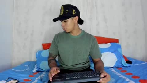 Snapshot of j_musiry chatting on February 28, 4:43 am i am juan musiry independent model online show from February 28, 4:43 am