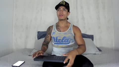 Snapshot of j_musiry chatting on February 11, 5:16 am i am juan musiry independent model online show from February 11, 5:16 am