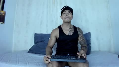 Snapshot of j_musiry chatting on December 31, 11:06 pm i am juan musiry independent model online show from December 31, 11:06 pm