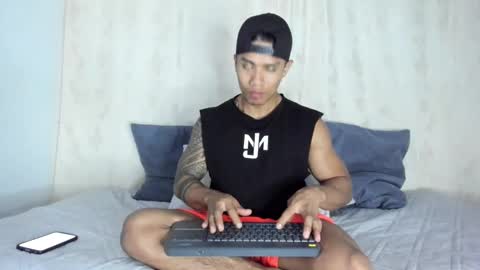 Snapshot of j_musiry chatting on February 7, 6:24 am i am juan musiry independent model online show from February 7, 6:24 am