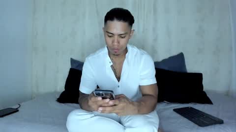 Snapshot of j_musiry chatting on February 15, 5:51 am i am juan musiry independent model online show from February 15, 5:51 am
