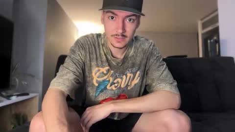 INDEPENDENT MODEL online show from December 3, 10:21 am