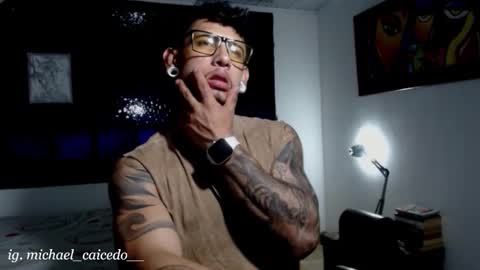 Michael Caicedo online show from March 18, 5:43 am