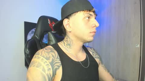 jacobb116 online show from October 16, 12:29 am