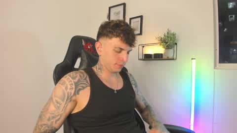 jacobb116 online show from December 10, 1:18 am