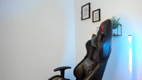 jacobb116 online show from February 27, 2:41 am