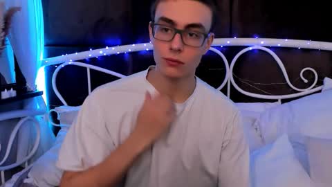 Jaden online show from December 15, 4:04 pm