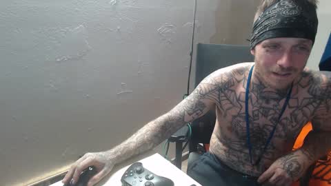 showingitoff online show from October 8, 2:38 am