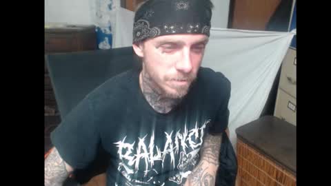 showingitoff online show from December 22, 6:43 am