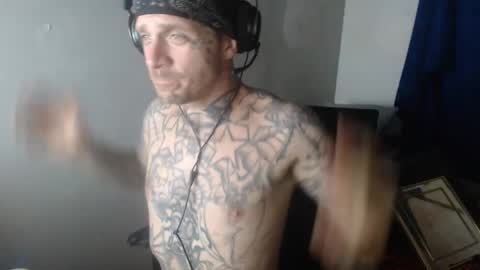 showingitoff online show from October 3, 1:43 am