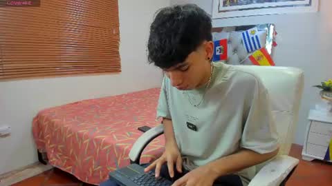jake_falcon online show from July 18, 11:48 am