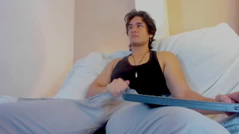 james_morrisonm online show from June 3, 1:57 pm