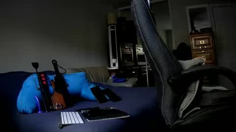 James Bondage online show from July 4, 6:33 pm