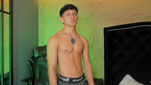 jamesgolden_ online show from November 27, 2:43 pm