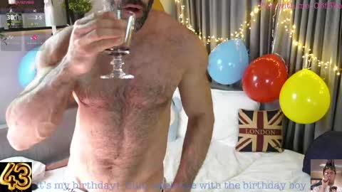 jameslondon_ online show from April 12, 5:58 pm