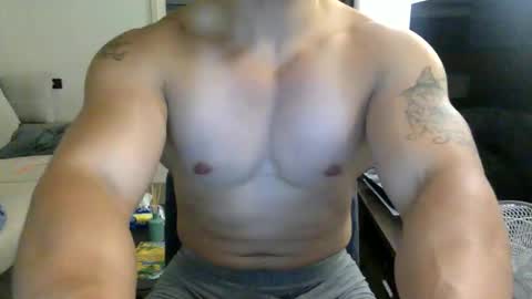 Snapshot of jamesmo820913 chatting on October 19, 10:40 am jamesmo820913 online show from October 19, 10:40 am