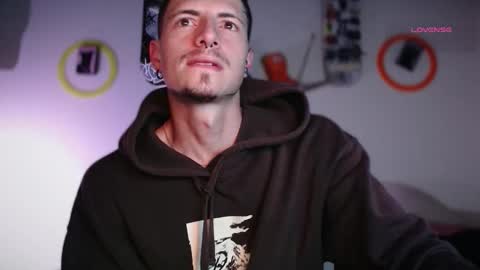 jamesss____ online show from November 18, 10:08 am