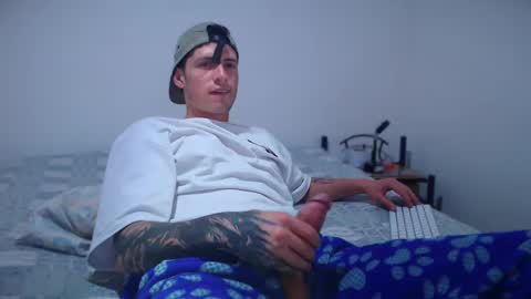 jamesss____ online show from February 11, 5:26 am