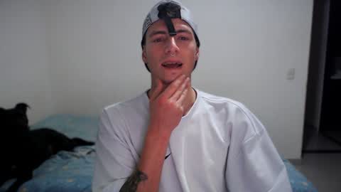 jamesss____ online show from January 2, 2:00 am