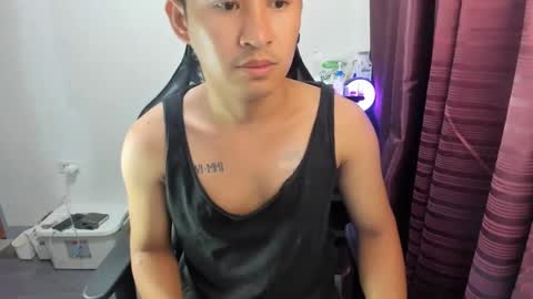 jamesthebigcockxxx online show from January 2, 3:48 am