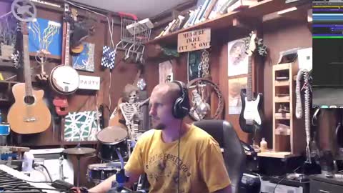 Snapshot of jameswebbscope chatting on October 6, 6:40 am Jameswebbscope online show from October 6, 6:40 am