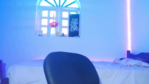 Jammes. online show from September 25, 1:21 pm