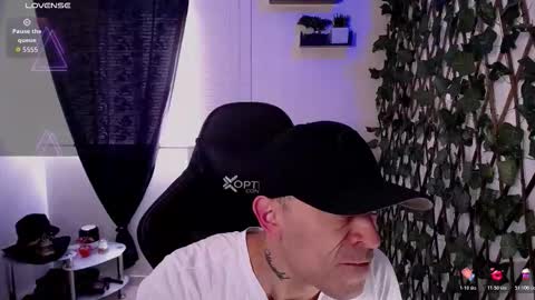 JKing  online show from February 4, 7:09 pm