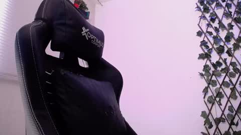 JKing  online show from February 26, 6:09 pm