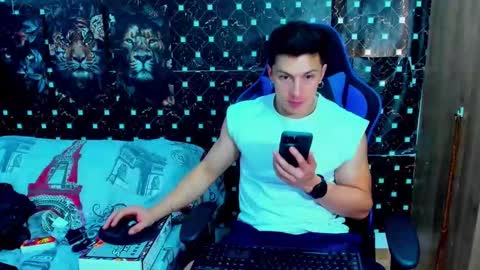 Javier online show from December 19, 7:33 pm