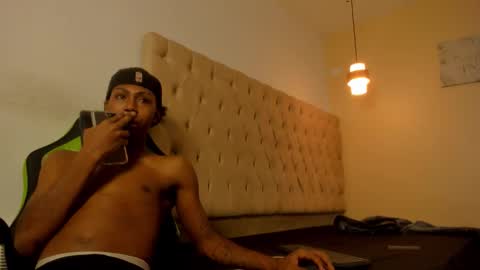 jax_maliq online show from November 2, 2:05 am