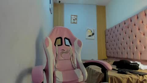 jax_maliq online show from November 5, 4:14 am