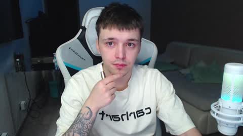 Jayce online show from December 6, 1:33 pm