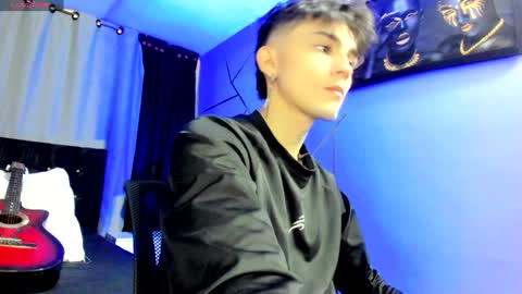 J online show from December 8, 8:15 pm