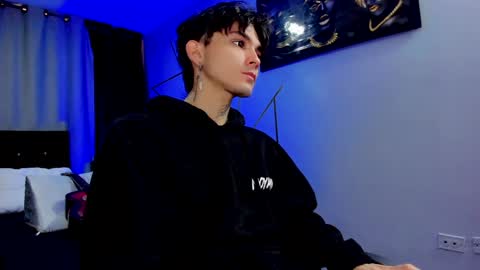 J online show from December 5, 8:23 pm