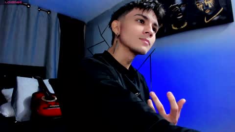 J online show from December 10, 9:00 pm