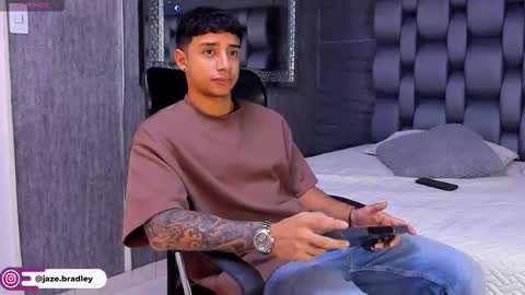 jaze_bradley online show from September 23, 11:20 am